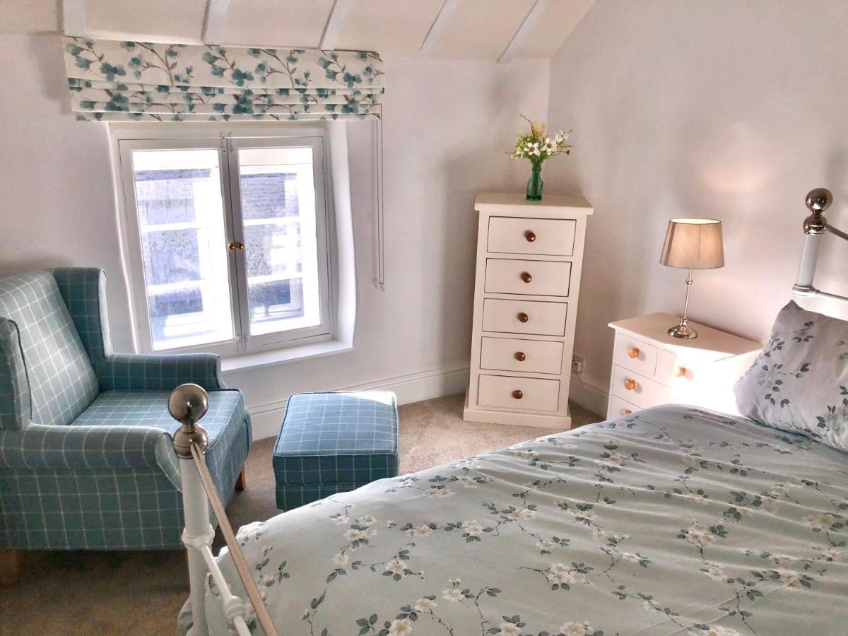 Hill Cottage, Thornton-Le-Dale ธอร์นตันเดล ภายนอก รูปภาพ