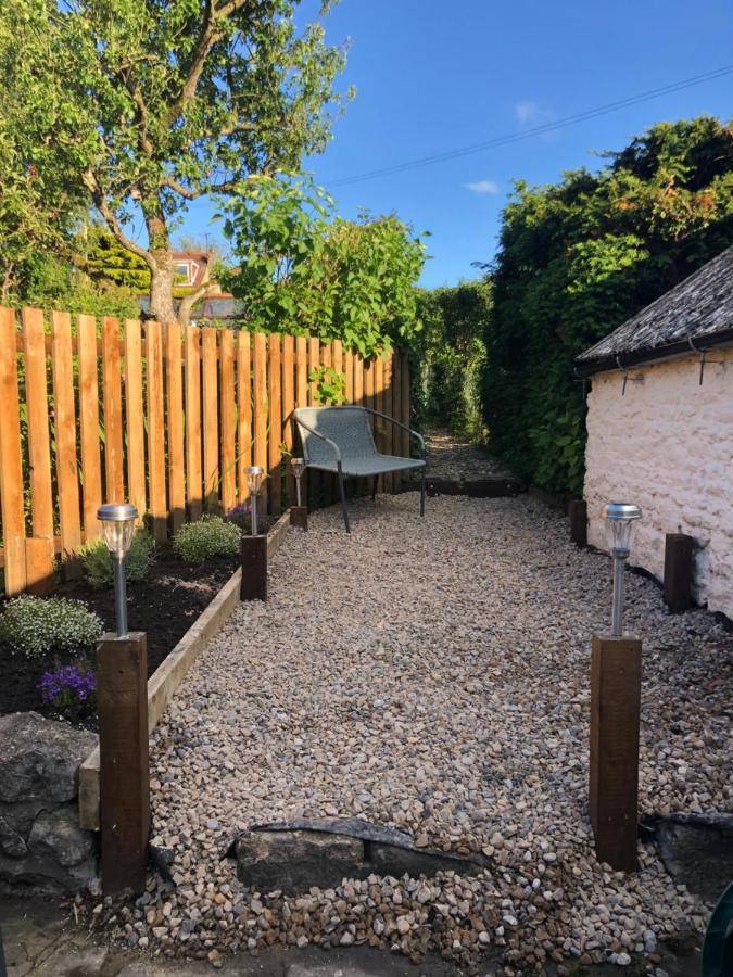 Hill Cottage, Thornton-Le-Dale ธอร์นตันเดล ภายนอก รูปภาพ