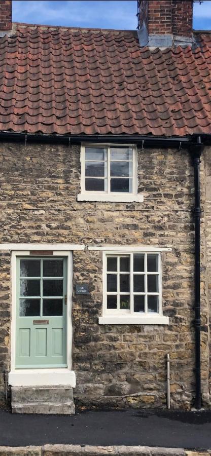Hill Cottage, Thornton-Le-Dale ธอร์นตันเดล ภายนอก รูปภาพ